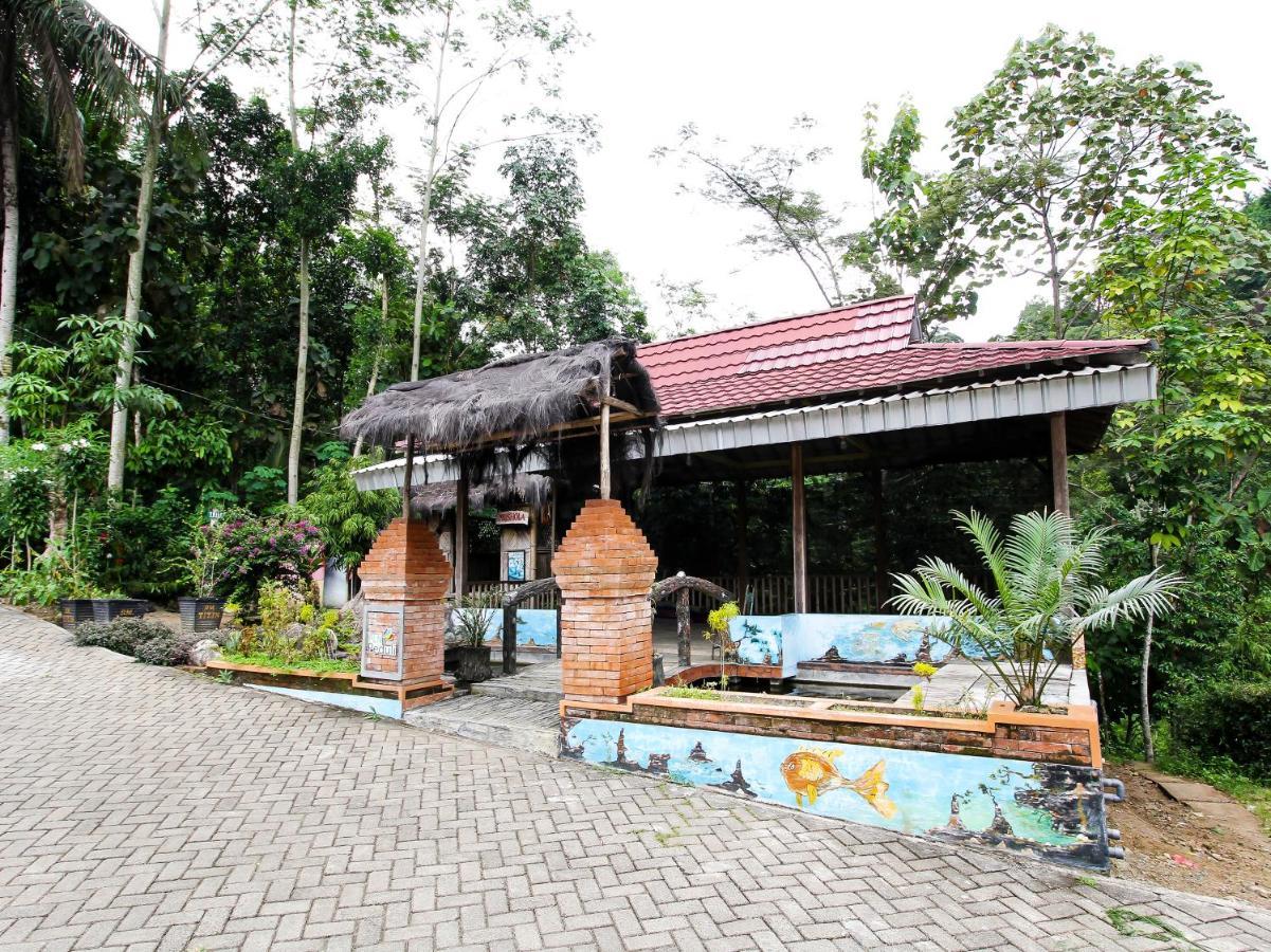 Oyo Homes 91134 Desa Wisata Tebing Lingga Trenggalek Eksteriør billede
