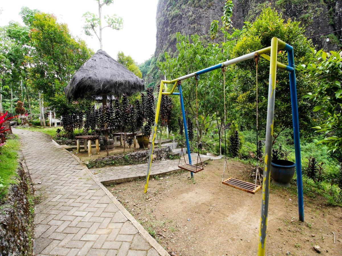 Oyo Homes 91134 Desa Wisata Tebing Lingga Trenggalek Eksteriør billede